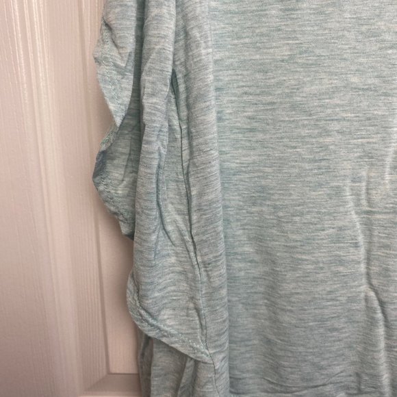 Cold Shoulder Flutter Sleeve Top Size Small - Picture 5 of 6